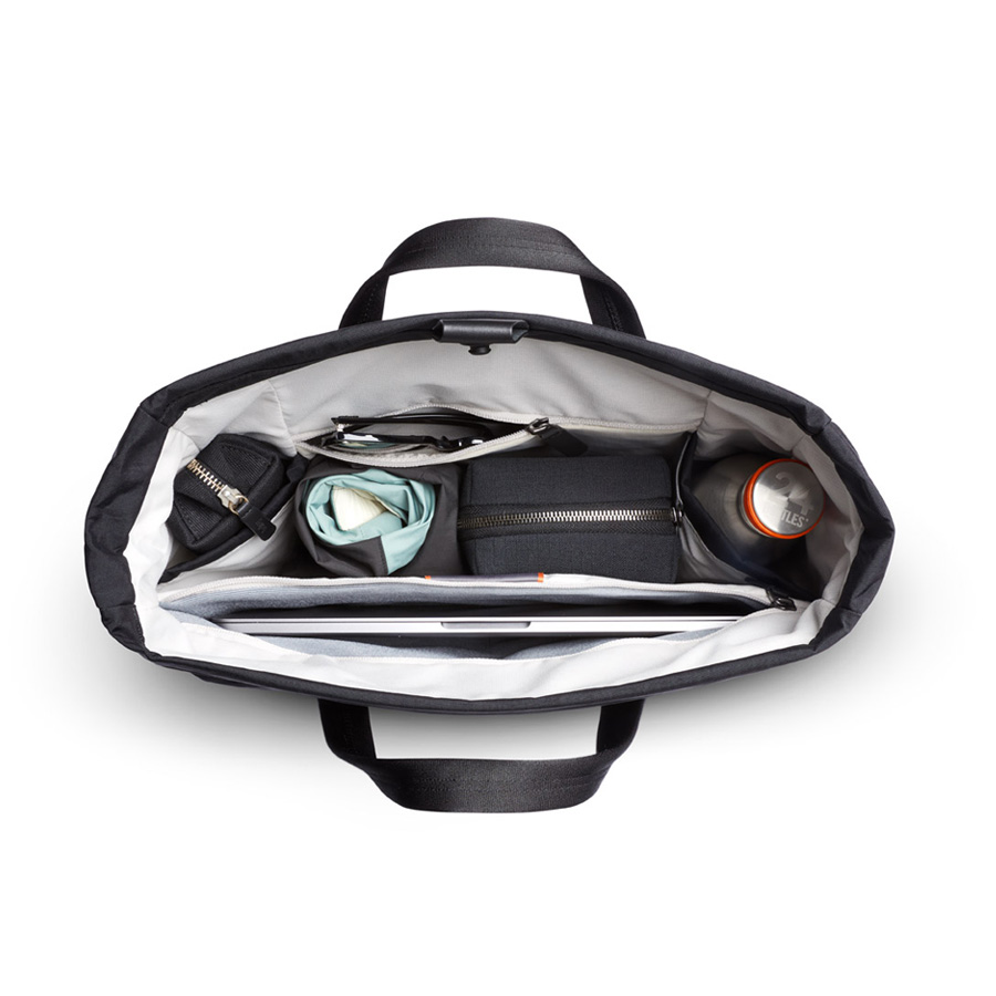 Bellroy Tokyo Messenger Bag 14L Black - Image 2